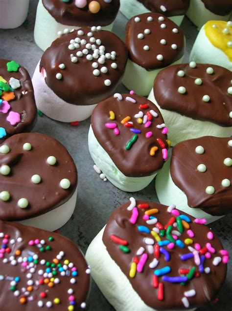 Rindy Mae: Chocolate-Dipped Marshmallow Eggs