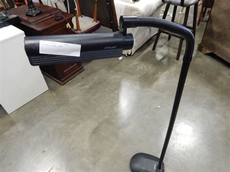 OTT-LIGHT FLOOR LAMP - Big Valley Auction