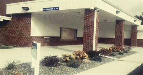 Saginaw Funeral Home To Offer 'Drive-Thru' Viewings Of Loved Ones - CBS ...