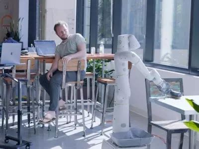 Google's Experimental Robots Are Now Cleaning Its Office Spaces