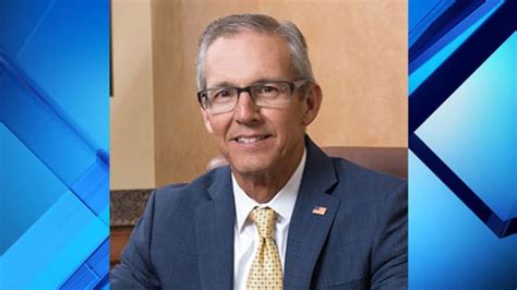 Former UCF chair stepping down from board