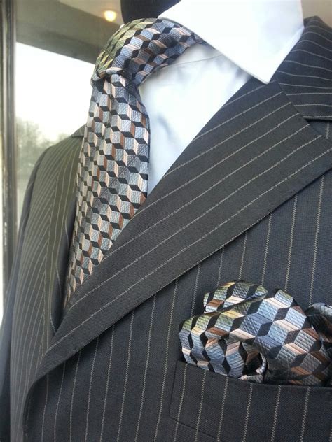 Classic Man Suit 的图像结果