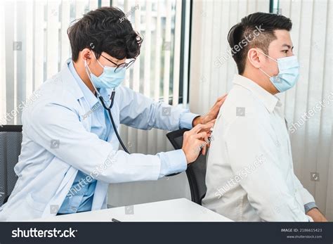 Doctor Listening Patients Breathing Sound Stethoscope Stock Photo ...