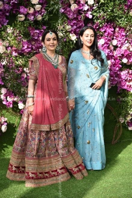 Buy Mumbai Reliance Foundation Chairperson Nita Ambani with Princess ...