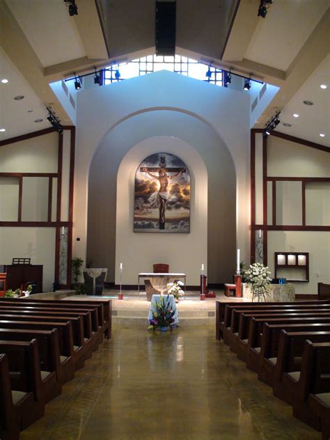 Crucifixion by Mia Tavonatti @ Saint Kilian Catholic Church in Mission ...