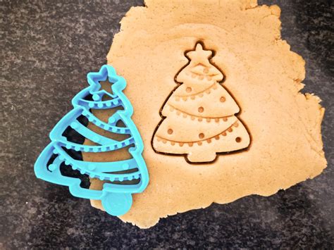 Cookie Cutter Christmas Crafts