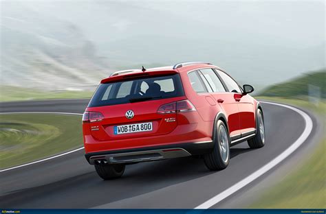 Volkswagen Golf Alltrack revealed – AUSmotive.com