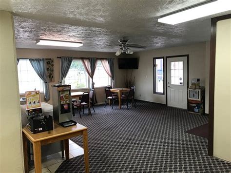 ECONOMY INN MCCOOK - Motel Reviews, Photos, Rate Comparison - Tripadvisor