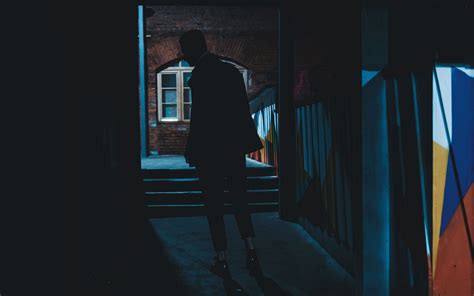 Download wallpaper 3840x2400 silhouette, dark, alley, man 4k ultra hd ...