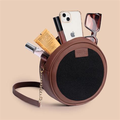 Jet Black Baguette – Zouk