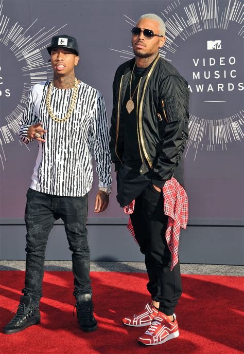 Chris Brown Height: How Tall is The American Singer-Songwriter? - Hood MWR