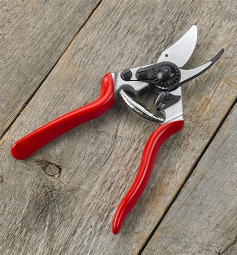 Felco #16 Left-Hand Pruner - Lee Valley Tools