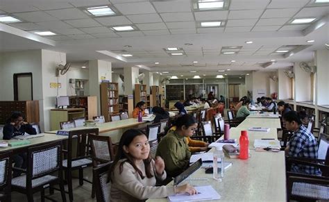 Everything You Need To Know About Daulat Ram College