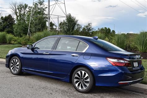 Review: 2017 Honda Accord Hybrid
