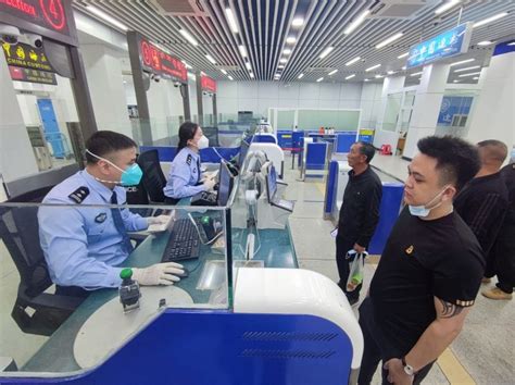 广西：出境游业务恢复 第一批旅游团队顺畅通关