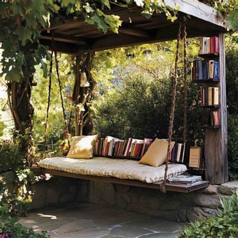 Library Outside 的图像结果