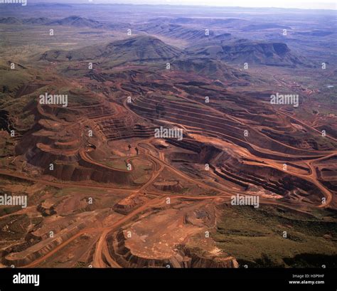 Open cut mines hi-res stock photography and images - Alamy