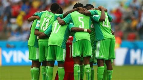 尼日利亚队因未收到16强奖金罢训 威胁不参加淘汰赛_2014世界杯_新浪体育