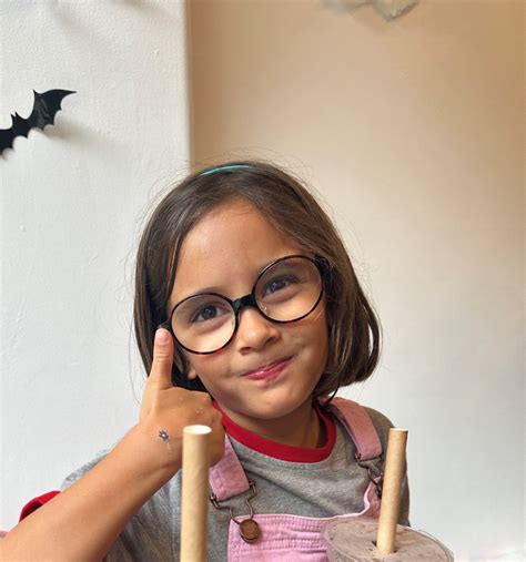 Bella Brooks | Blu Models