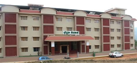 BHADRA NIVASA LODGE (Horanadu) - Lodge Reviews & Photos - Tripadvisor