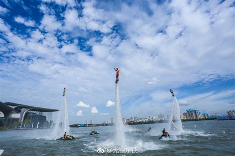 无锡蠡湖，一场不期而遇的水上汽艇飞人表演，好震撼啊|汽艇|蠡湖|不期而遇_新浪新闻