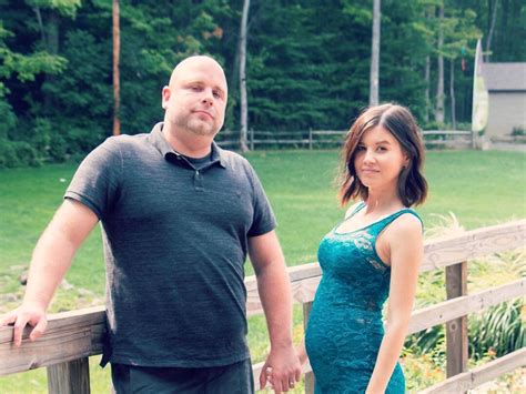 '90 Day Fiance' couple Aziza Eloshway and Mike Eloshway having a baby ...