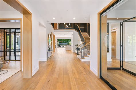 White Oak: Arvada's Top Hardwood Floors Choice - Aspen Floor & Home ...