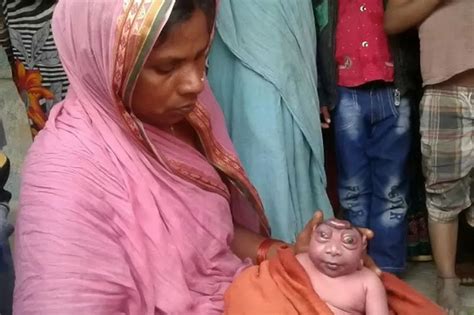 Alien Baby in India 的图像结果