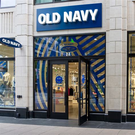 Why Did Elliot Stabler Leave Law & Order: SVU? - Parade