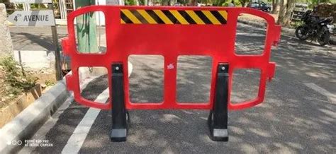 Safety Barricades - Expandable PVC Barricade Trader - Retailer from ...