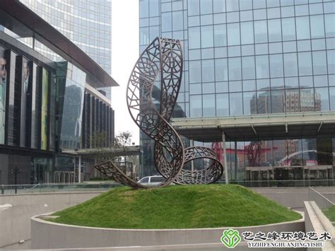 不锈钢雕塑-连云港艺之峰环境艺术工程有限公司