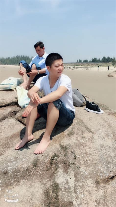 图文：福州海滩上海浪逐渐加大_新闻中心_新浪网