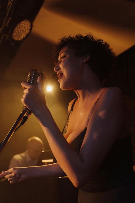 Singing 的图像结果