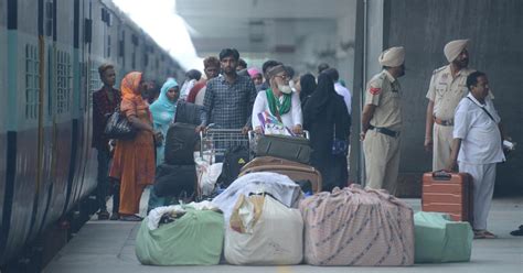 Article 370: Railways cancels Samjhauta Express on Indian end days ...