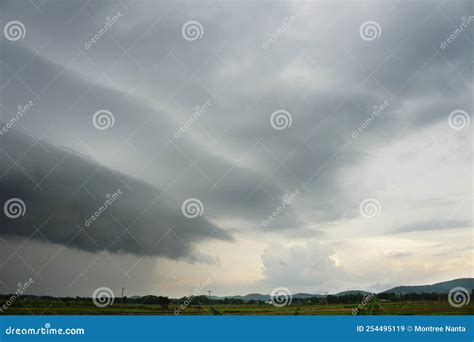 Nimbostratus Raining