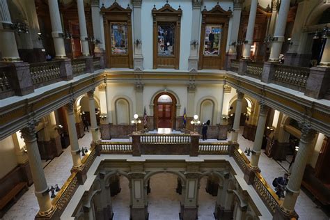 Party-line vote sends 'red flag' law expansion to Colorado Senate ...