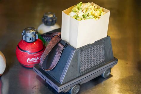 REVIEW: Kat Saka's Kettle Reopens in Star Wars: Galaxy's Edge With ...