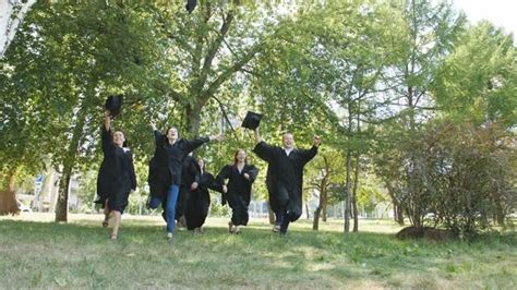 Law School Graduation 的图像结果