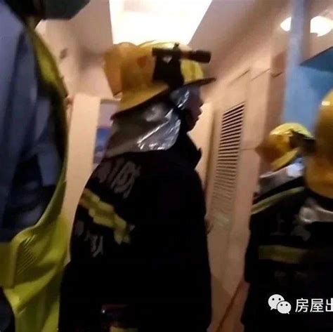 一男子被困电梯70分钟，刚获救就被民警带走了！只因他干了这事→_人员