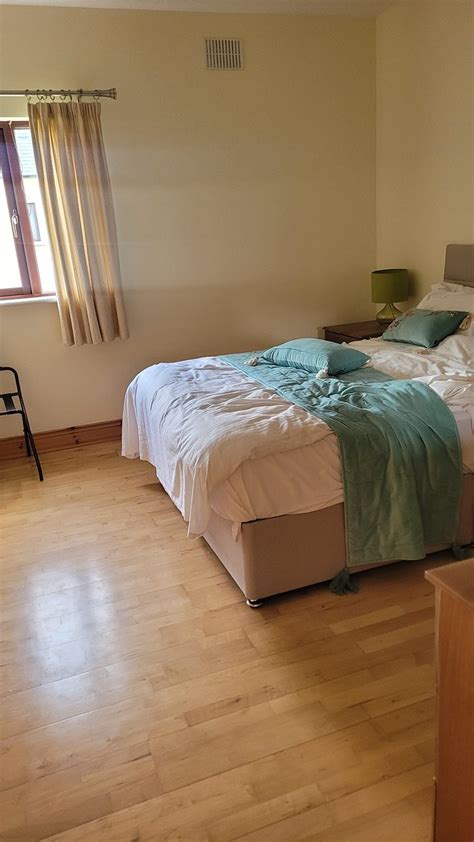 CASTLE QUAY HOLIDAY HOMES (Ballinadee) - Guesthouse Reviews, Photos ...