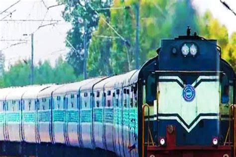 Indian Railway Rule: সাবধান! ট্রেনযাত্রায় নিষিদ্ধ এই ৫ জিনিস! ধরা ...