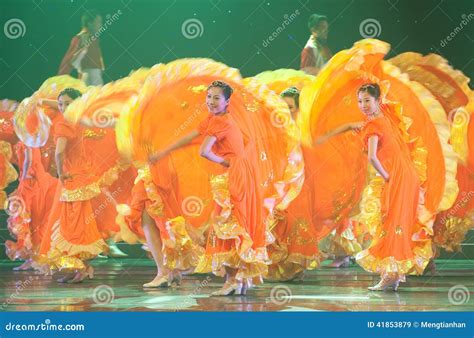 Twist Dance Flying Skirts 的图像结果