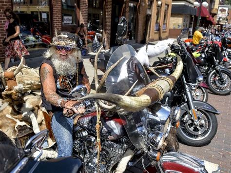 No Face Mask, No Social Social Distancing: Thousands Of Bikers Gather ...