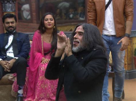 This Video Of Ex Bigg Boss Contestant Swami Om Enjoying A Lap Dance ...