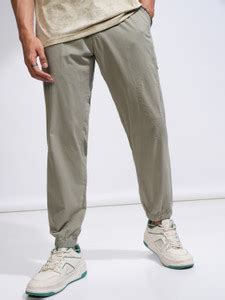HIGHLANDER Relaxed Men Green Trousers - Buy HIGHLANDER Relaxed Men ...