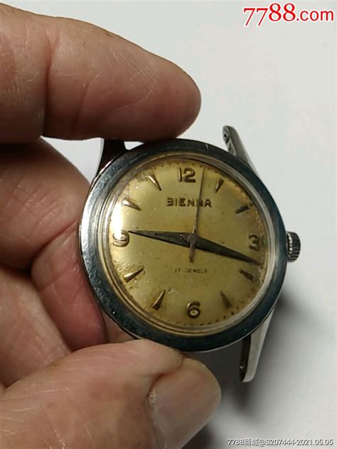 比恩纳手表，走时。表盘泛着美丽的黄色，那是时间的赠予。_手表/腕表_配件图片_收藏价格_7788钟表收藏