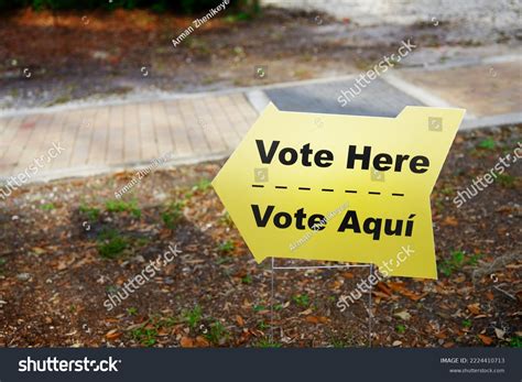 39 Voter Registration Here Sign Images, Stock Photos & Vectors ...