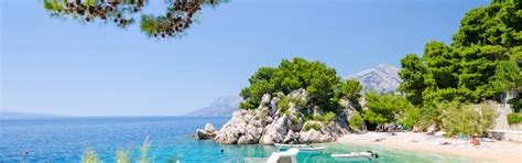 Holiday Accommodation & Lettings in Brela from ₹4,417 | HomeToGo