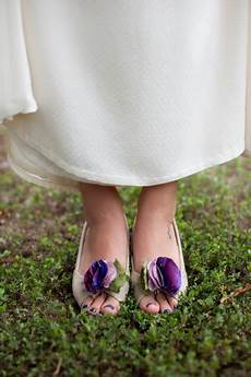 Bridal Shoes Diy by 20 Diy Wedding Shoes For Every Bridal Style Thegoodstuff Bridal Shoes Diy