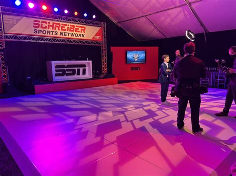 SICO Starlight II Dance Floor (White) – 4’x4′ Tiles - Event Staging ...